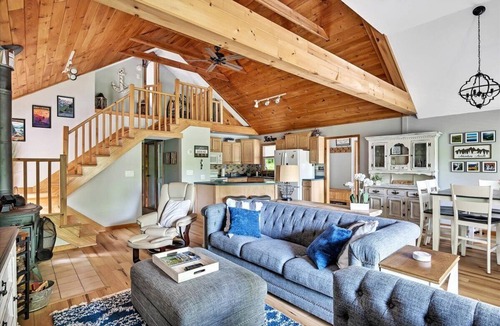 South Kortright Ski Chalet | Lakefront Chalet w/hot tub, game room, and kayaks. Pet-friendly!