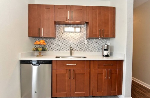 Winter Park Condo | Lakefront Condo w/Sunroom, Office, & Lakeside Pool