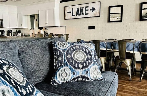 Gouldsboro House | *Lakefront Family Oasis* Kayaks* Hot Tub* Fire Pit*