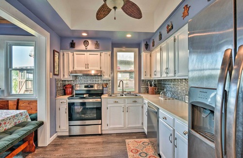 Lake Placid Cottage | Lakefront Florida Retreat - Pool Table & Boat Dock