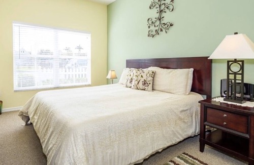 Venetian Bay Villages Villa | Lakefront Gated Kissimmee Resort Home by DisneyWorld & All Attractions