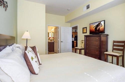 Venetian Bay Villages Villa | Lakefront Gated Kissimmee Resort Home by DisneyWorld & All Attractions