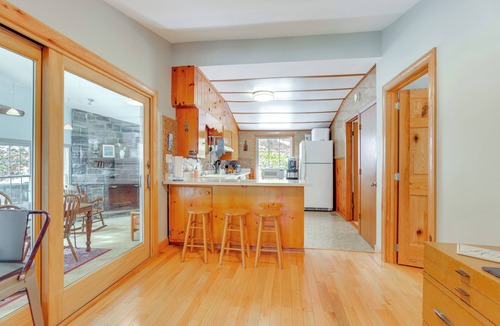 Hector House | Lakefront Home w/ Private Dock in Alpine!