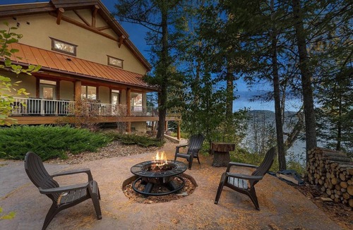 Marion Cabin | Lakefront Luxury Lodge HOT TUB, WATERSLIDE
