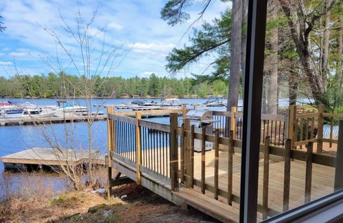 Gravenhurst House | Lakefront Muskoka of Amazing Cottage