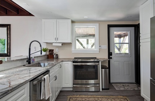 Lake Keystone House | Lakefront Odessa/Tampa! Treehouse, Dock, Canoes, Fishing, Jacuzzi on site!
