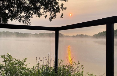 Dunchurch Cottage | Lakefront property that ensures an unparalleled experience of peacefulness.