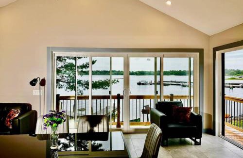 Carling House | Lakefront Studio Cottage #8