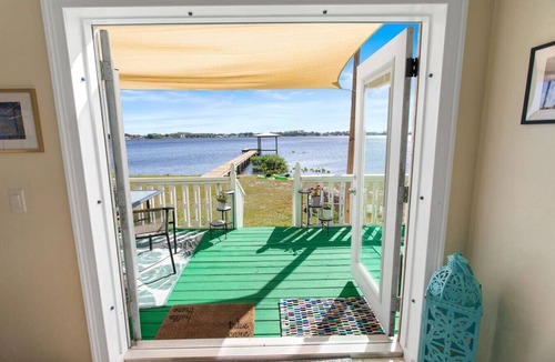 Sebring House | LakeFront Sunrise Cottage