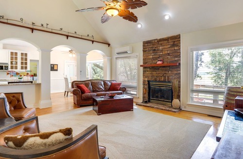 Killearn Lakes House | Lakefront Tallahassee Vacation Home w/ Gas Grill!