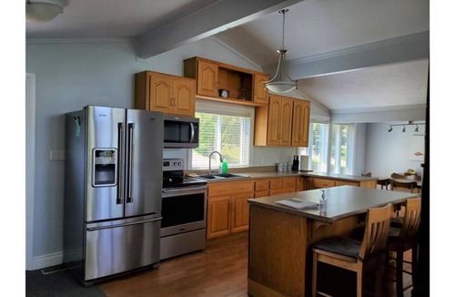 Kemble House | Lakehouse on Georgian Bay between Owen Sound & Wiarton