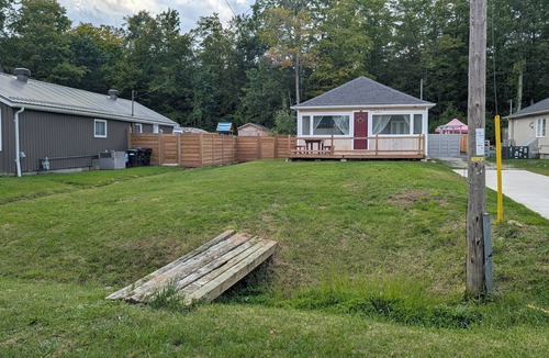 Innisfil Cottage | Lakehouse Peaceful Cottage Modern Retreat - Pet Friendly!