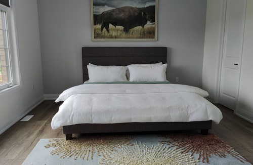 Carrying Place House | Lakehouse retreat on Wellers Bay at the gateway to Prince Edward County