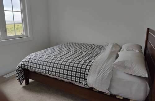 Carrying Place House | Lakehouse retreat on Wellers Bay at the gateway to Prince Edward County