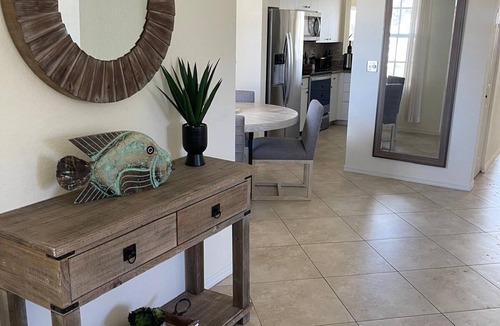 Kings Lake House | *LAKESIDE CARRIAGE HOUSE - CROWN POINTE * NAPLES 3 BEDS/2 BATHS - LAKE VIEW