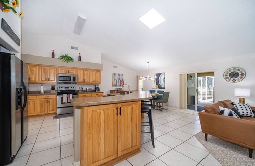 Sunridge Woods House | Lakeside Paradise, the ultimate vacation home minutes from Walt Disney World
