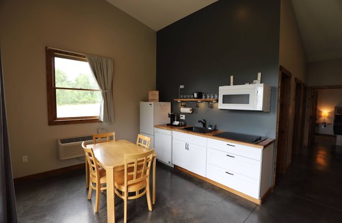 Town of Reading Hotel | Lakeside Resort