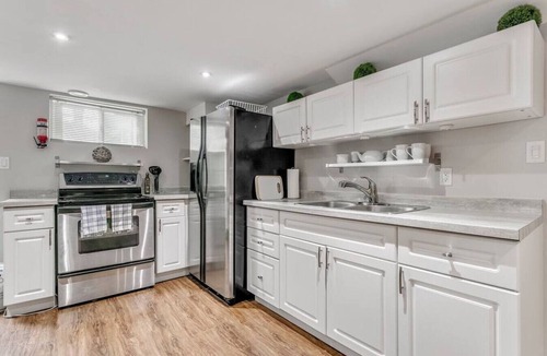 Lakeview Apartment | Lakeside Retreat near Toronto