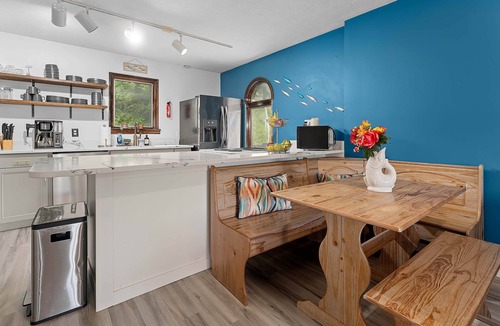 Cheat Lake House | Lakeside Townhouse close to highways & town center