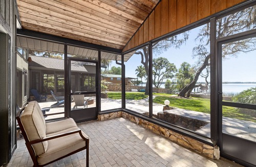 Thonotosassa House | Lakeside Villa