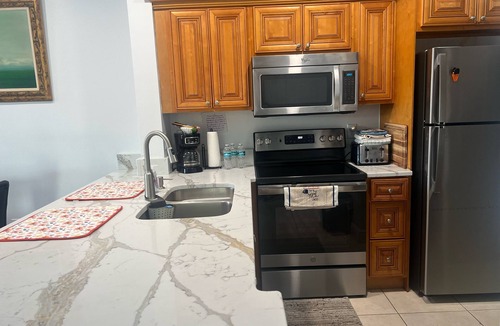 Carrollwood Condo | Lakeview Apt Close to Beaches, Airport, Downtown!