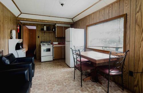 Carling House | Lakeview Cabin in Georgian Bay - Rockwood #1