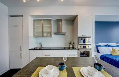 Central Waterfront Apartment | Lakeview CN tower PATH Apartment Downtown Toronto