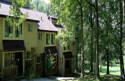 Cheat Lake House | Lakeview Golf Resort Townhouses