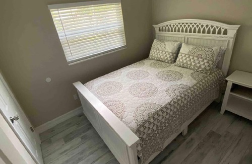 Conway House | lakeview home minutes from MCO airport