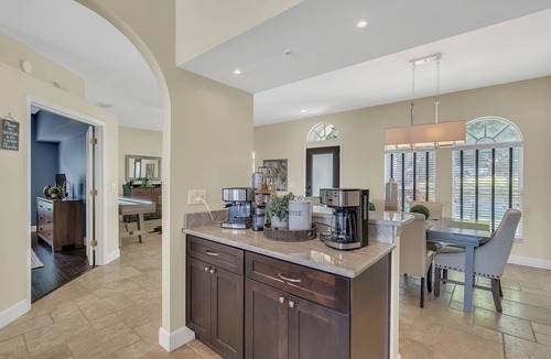 Mariner's VIllage House | Lakeview, Pool, 4 beds! 13 min to DT