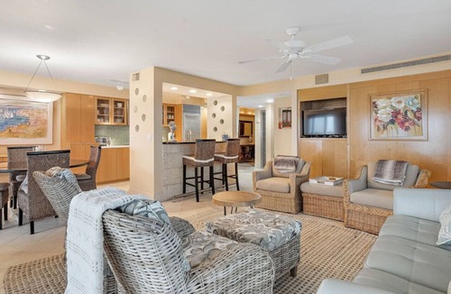 Sunset Beach Condo | Land's End Beachfront Elegance: Top Floor Corner