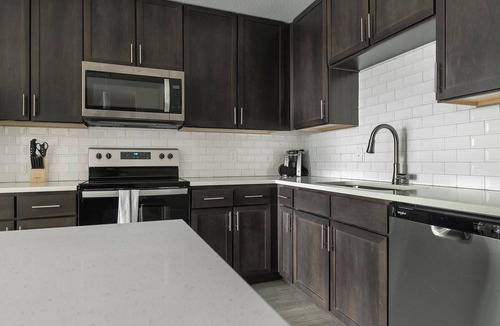 Palmetto Apartment | Landing | Amazing 1BD, Pool, Clubhouse