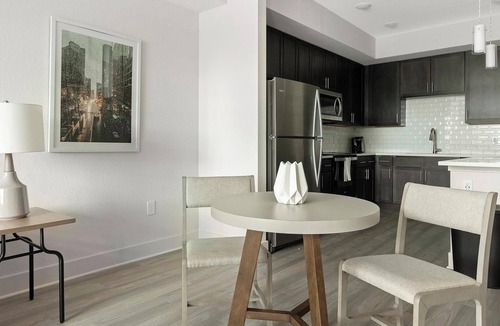Palmetto Apartment | Landing | Amazing 1BD, Pool, Clubhouse