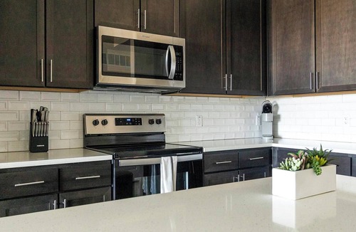 Palmetto Apartment | Landing | Amazing 2BD, Clubhouse, Yoga Studio