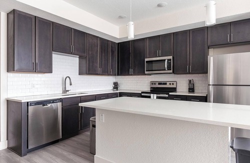 Palmetto Apartment | Landing | Amazing 2BD, Yoga Studio, Gym