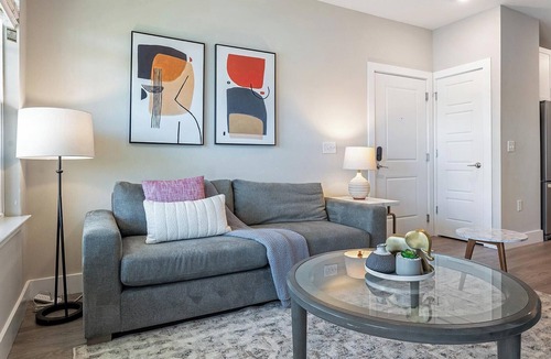 Southeast Orlando Apartment | Landing | Chic 1BD, Pool, Gym
