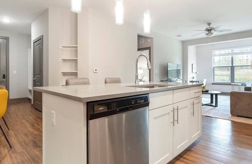 Florida Central Atlantic Coast Apartment | Landing | Modern 2BD, Pool, Gym