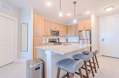 Interchange Square Apartment | Landing | Modern 2BD, Gym, Pool