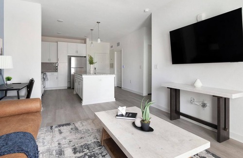 Northside Apartment | Landing | Spectacular 1BD, Gym, Clubhouse