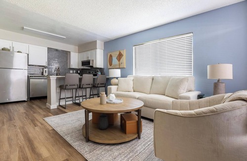 Maryvale Apartment | Landing | Spectacular 1BD in Maryvale Village