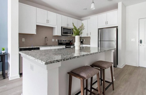 Northside Apartment | Landing | Stylish 1BD, Gym, Clubhouse