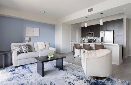 Biggar Apartment | Landing | Stylish 1BD, Clubhouse, Gym