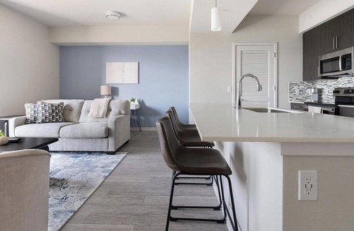 Biggar Apartment | Landing | Stylish 1BD, Clubhouse, Gym
