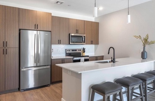 Goodyear Apartment | Landing | Stylish 2BD, Pool, Gym