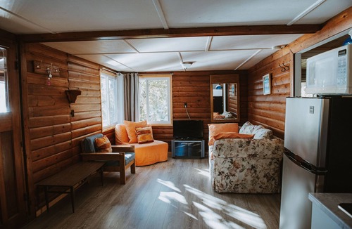 Espanola Cottage | Lang Lake Resort