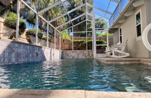 Mount Dora House | Langoon Lodge 4-BR 3-BA, 8 beds. Walk to DT&Lake