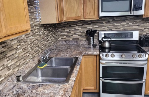 Zion Condo | LARGE 3 BEDROOM ON WOODED LOT, POOL, HOT TUB MIN TO PENNSTATE