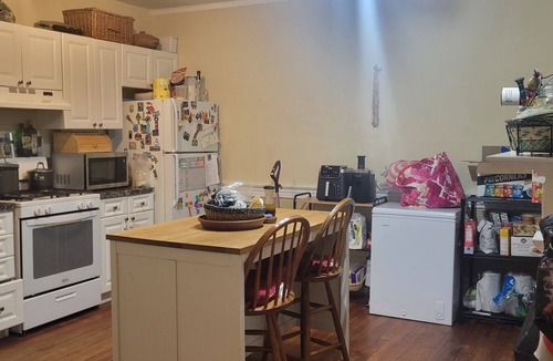 Germantown Apartment | Large 3br apartment in historic Germantown mansion