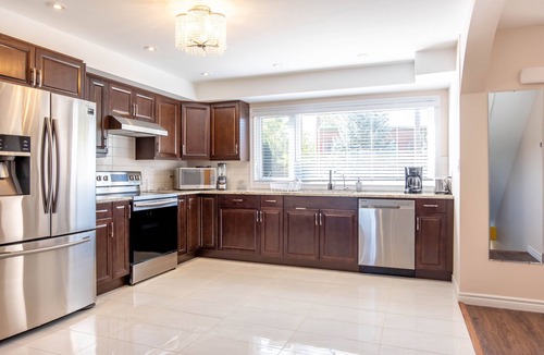 Rosemount House | Large 4bdrm Duplex in the Heart of Kitchener!
