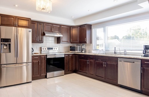 Rosemount House | Large 4bdrm Duplex in the Heart of Kitchener!